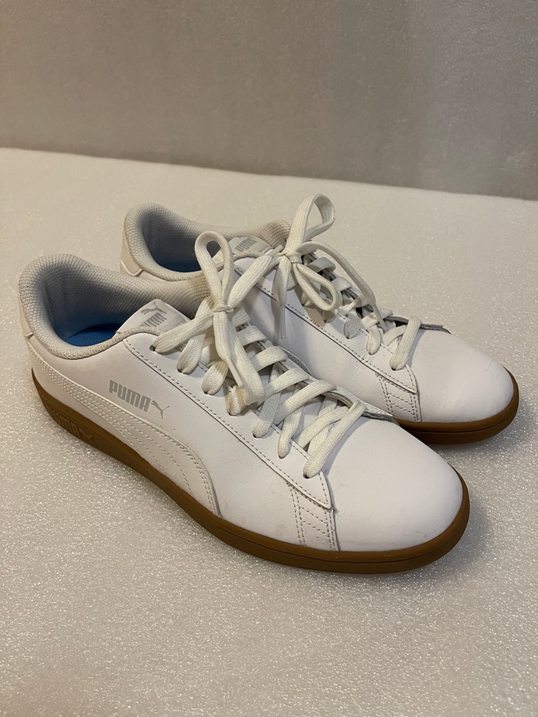 Puma Smash V2 White W/Gum Soles